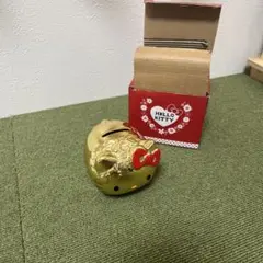 サンリオ　キティ　貯金箱