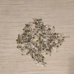 金属製安全ピン多数