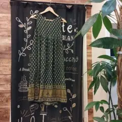 ダークグリーン 花柄 ノースリーブ ワンピース