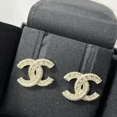 新品未使用 直営店購入 CHANELゴールドピアス CCロゴ プレゼント