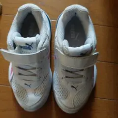 PUMA キッズスニーカー ホワイト/ピンク/ブルー