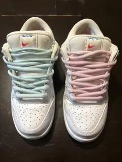 NIKE SB ダンクLOW <BE TRUE> ホワイト/ブルー/ピンク