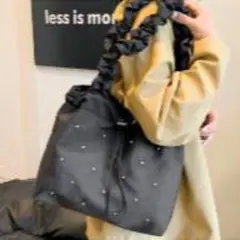【黒】ビジュー フリルショルダー フリルトートバッグ くしゅくしゅハンドル