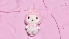 うさぎのキャラクターぬいぐるみ