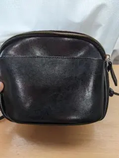黒ショルダーバッグ