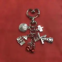 【新品】シルバー キーホルダー 多様なチャーム コンパクトサイズ