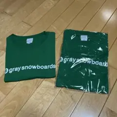 『gray snowboards』のTシャツ⭐️