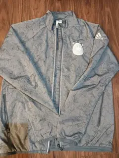 adidas グレー迷彩柄ウィンドブレーカー