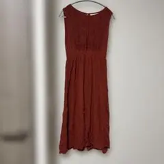 ARCHIVES 刺繍入りノースリーブロングワンピース
