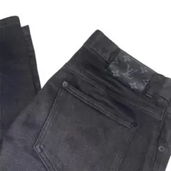 Item thumbnail for item b58249db-4801-43b7-8acd-af60c3a76d43