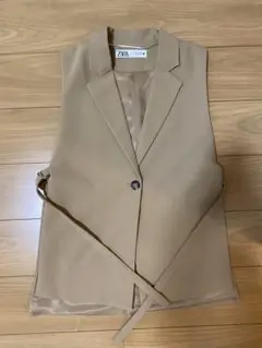 ZARA ベージュ ジレ　ベスト