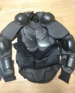 軽量メッシュ快適設計スノボ上半身ボディガード プロテクター怪我防止転倒骨折事故