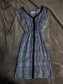 Theu Theu 青と黒のワンピース フレンチスリーブ