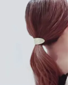 全品10%off! ゴールド　ヘアゴム　1個　シンプル　キラキラ　ラメ