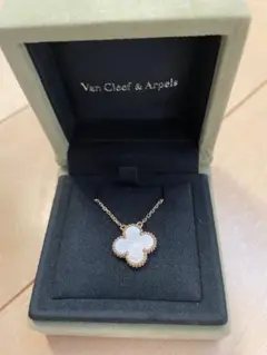 【新品未使用】Van Cleef u0026 Arpels アルハンブラ ヴィンテージ