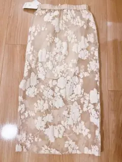 【新品未使用】メゾンスペシャル　花柄　白　タイトスカート　F レース
