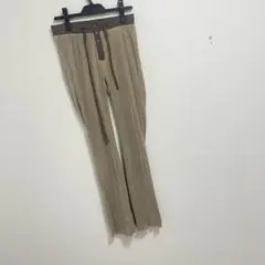 デュラス 美脚プリーツフレアパンツ