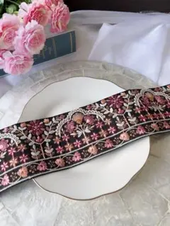 インド刺繍リボン　布地　約8cm幅 ブラック　スパンコール有