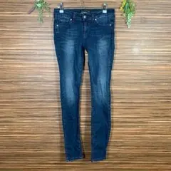 Item thumbnail for item 7086cd78-c7d4-4594-9675-14854071efe4