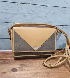 ★YvesSaintLaurent★サンローラン★YSL★ショルダー★サコッシュ Yves Saint Laurent ブラック サコッシュ（Yves Saint Laurent