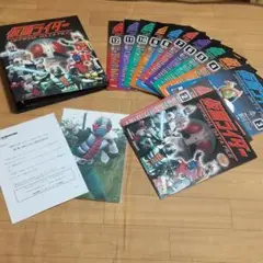 仮面ライダーオフィシャルデータファイル12冊、バインダー1冊、ロマイド6枚セット