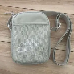 NIKE ミニショルダー　グレー