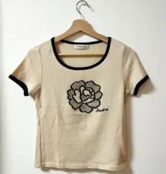 Andre 花柄刺繍 半袖Tシャツ ベージュ　日本製