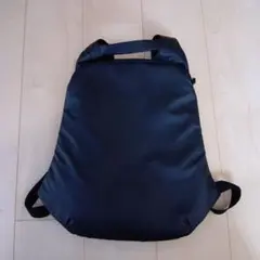 less is 薄いリュック