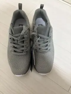 新品未使用　ヨネックスウォーキングシューズ パワークッションL01Y 24cm