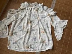お値下げ！！花柄ブラウス