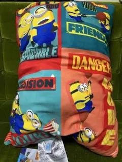 ミニオン枕　ミニオングッズ