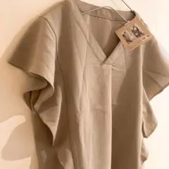 新品未使用　しまむら　コラボ　星玲奈　フリル袖ブラウス　ベージュ　M