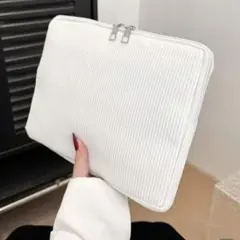 パソコンケース　ホワイト