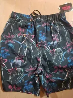 グラニフ　デモゴルゴン ショートパンツ