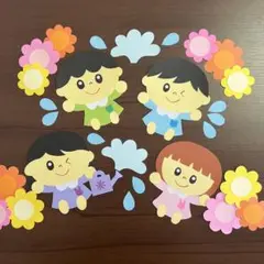 8月 壁面飾り お友達 水遊び