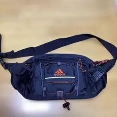 adidas ボディバッグ ブラック　新品未使用　自衛隊デザインミニうちわ1本