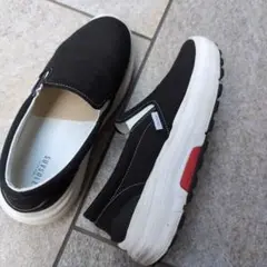 BEAMS　SUNSOLE ブラック スリッポン