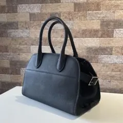 【新品•本革】レザー　ハンドバッグ　ショルダーバッグ　サイドベルト　シルバー金具