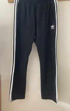 アディダスオリジナルス トラックパンツ
