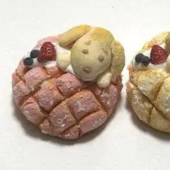 困り眉ダックスといちごメロンパンストラップ