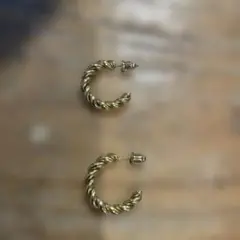 ゴールドツイストピアス(両耳用) ワコマリア　キャリアリング