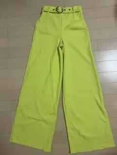 Bershka 蛍光イエロー フレアパンツ 美品