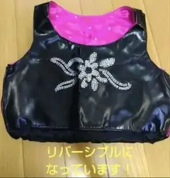 ブラック・ピンクのエンブロイダリートップス