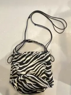 LOWRYS FARM ゼブラ柄ショルダーバッグ