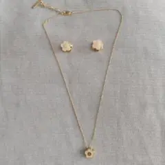 Item thumbnail for item 62312f94-49c0-4023-9518-8cee10bb5839