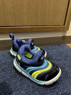 Item thumbnail for item 633ff2e9-aed7-4e8a-8bc5-97914c4dffd8