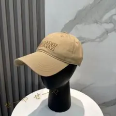 GANNI カーキー色 キャップ