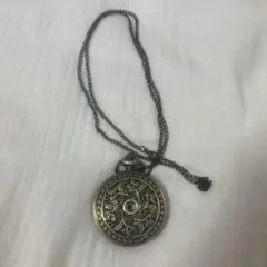 装飾的なクオーツ懐中時計