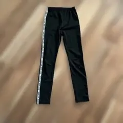 黒 サイドライン レギンス トップバリュ　　150 女の子　イオン