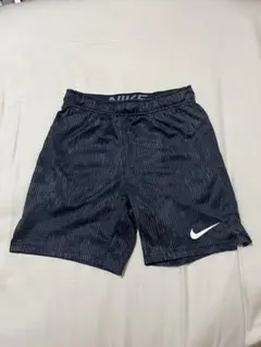 Nike ストライプショートパンツ ダークグレー